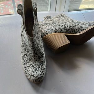 Toms Constance macadamia mini Cheetah suede booties